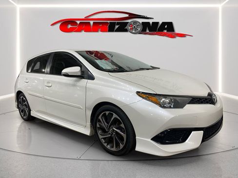 Used 2018 Toyota Corolla iM image 2