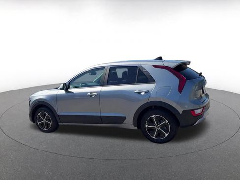 Used 2026 Kia Niro LX FWD image 9