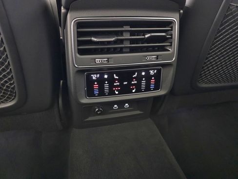 Used 2023 Audi Q8 Prestige AWD/4WD image 36