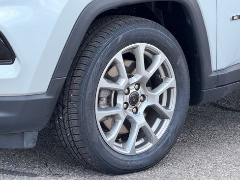 Used 2025 Jeep Compass Limited AWD/4WD image 25