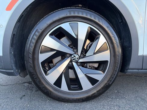 Certified 2023 Volkswagen ID.4 Pro AWD/4WD image 11