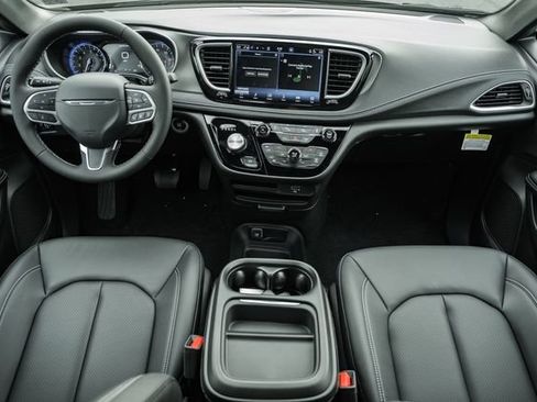 New 2027 Chrysler Pacifica Select FWD image 24