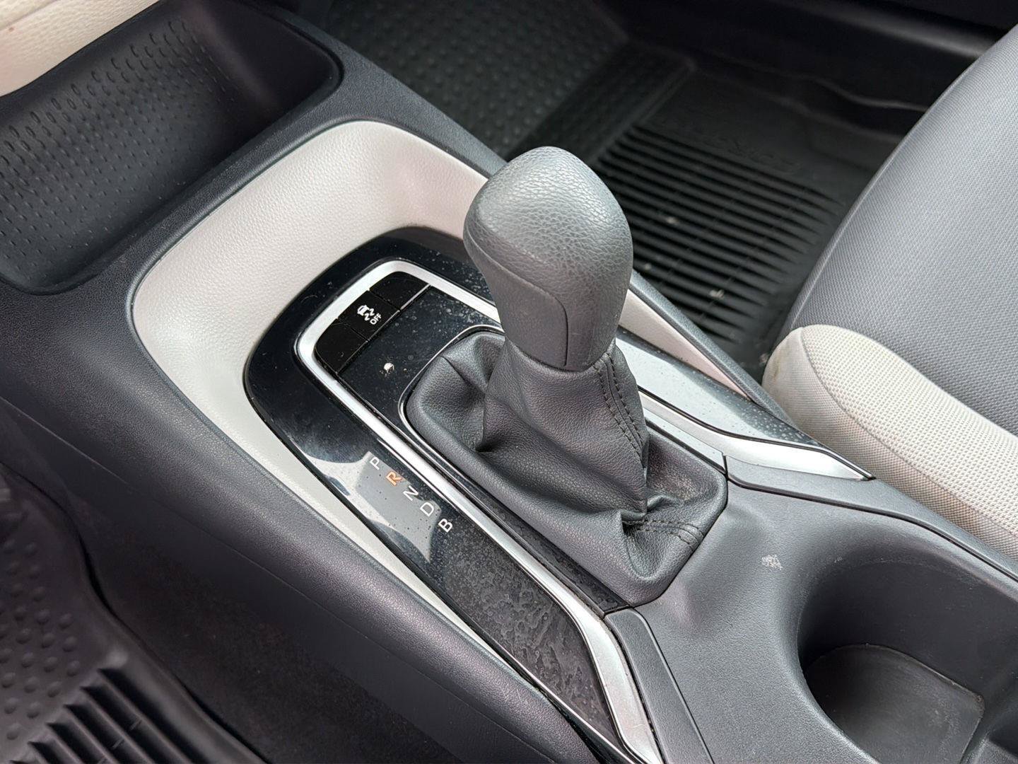 Used 2024 Toyota Corolla LE FWD image 27