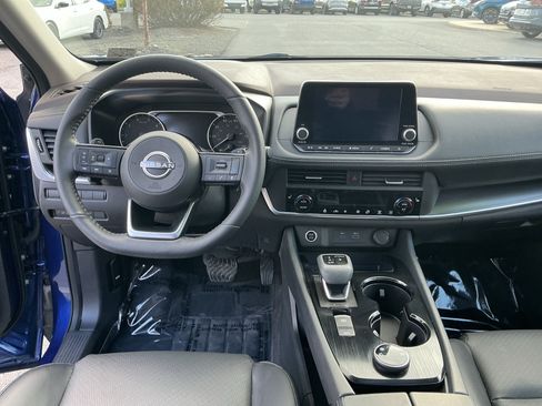 Used 2023 Nissan Rogue SV w/ SV Premium B Package AWD/4WD image 11