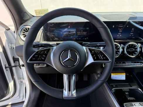 New 2026 Mercedes-Benz GLB 250 4MATIC image 22