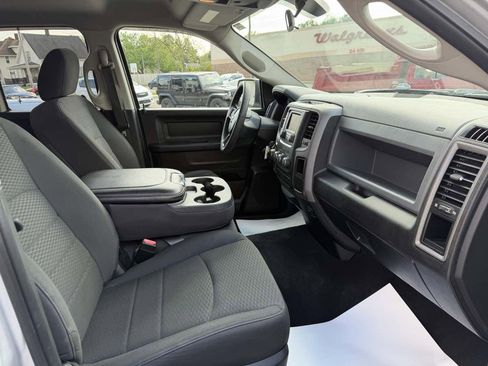 Used 2019 RAM 1500 Express w/ Express Value Package AWD/4WD image 17