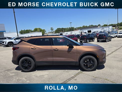 Used 2023 Chevrolet Blazer LT w/ Convenience Package FWD image 2