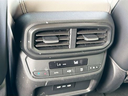 Used 2025 Honda Pilot EX-L image 24