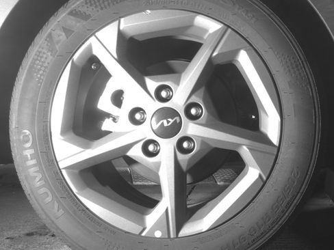 Used 2025 Kia K4 LXS image 15