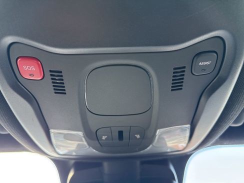 Used 2021 Jeep Renegade Latitude image 28