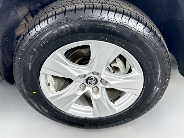 Certified 2019 Toyota RAV4 XLE w/ Convenience Package AWD/4WD image 33