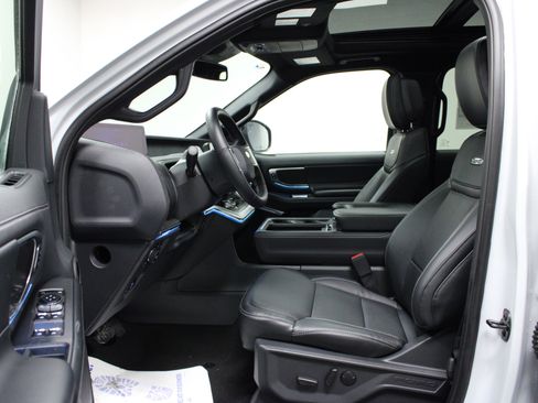 New 2026 Ford Expedition Platinum w/ Stealth Appearance Package image 12