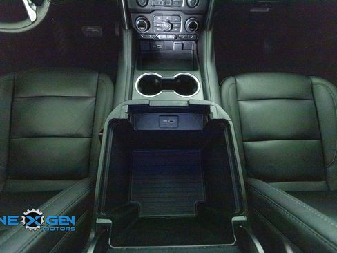 Used 2022 Chevrolet Tahoe Z71 w/ Luxury Package AWD/4WD image 30
