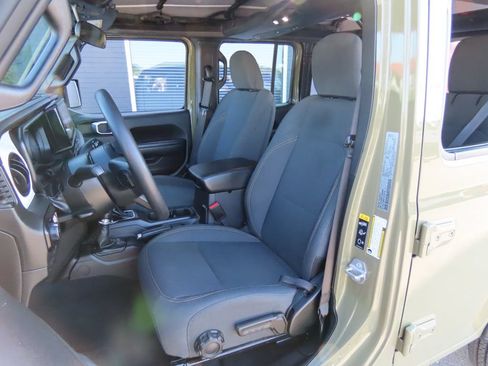 Used 2026 Jeep Wrangler Unlimited Sport AWD/4WD image 21
