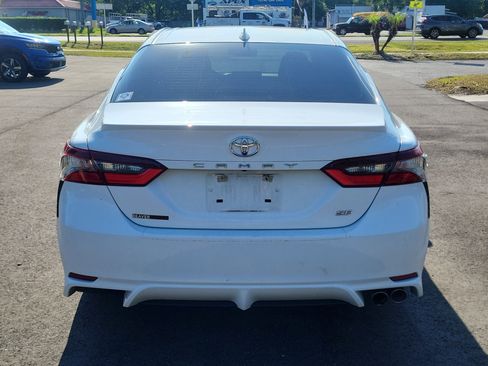 Used 2021 Toyota Camry SE w/ Audio Upgrade Package FWD image 5