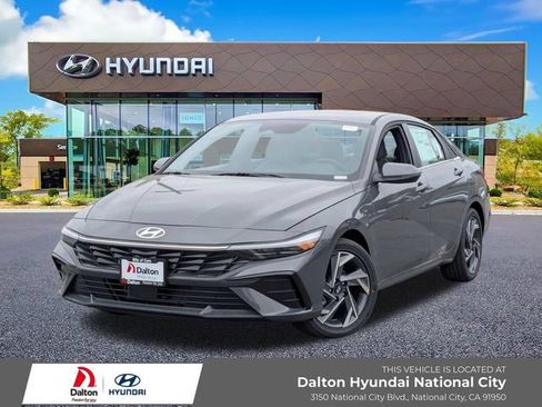 Used 2025 Hyundai Elantra Limited FWD image 1