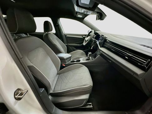 Used 2025 Volkswagen Jetta Sport FWD image 31