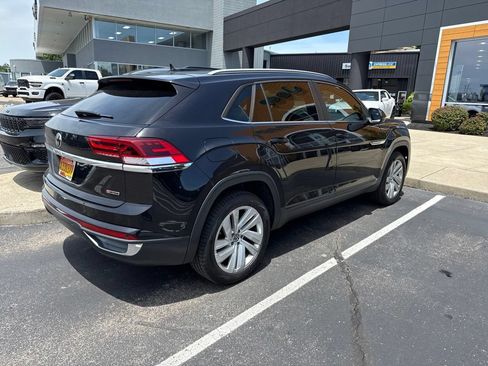 Used 2020 Volkswagen Atlas Cross Sport SE w/ Panoramic Sunroof Package AWD/4WD image 3