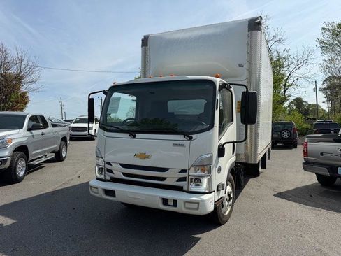 Used 2023 Chevrolet Low Cab Forward 5500XD RWD image 10