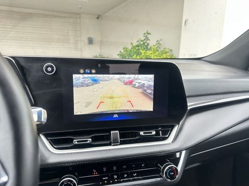 Used 2025 Chevrolet Equinox LT image 17