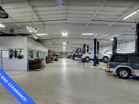 Used 2023 Jeep Grand Cherokee Altitude image 35