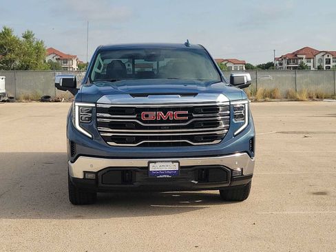 Used 2024 GMC Sierra 1500 SLT AWD/4WD image 3