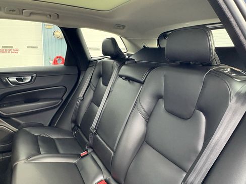 Used 2024 Volvo XC60 B5 Core image 21