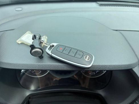 Used 2025 Nissan Sentra SV FWD image 21