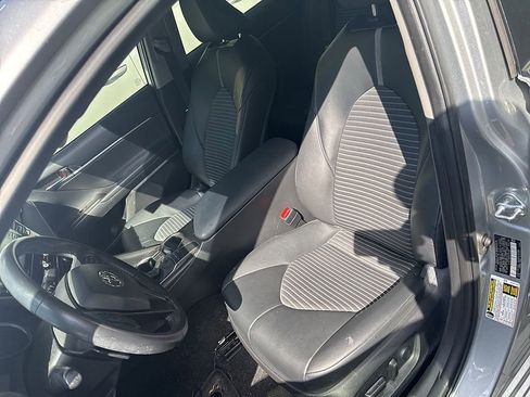 Used 2023 Toyota Camry SE FWD image 7
