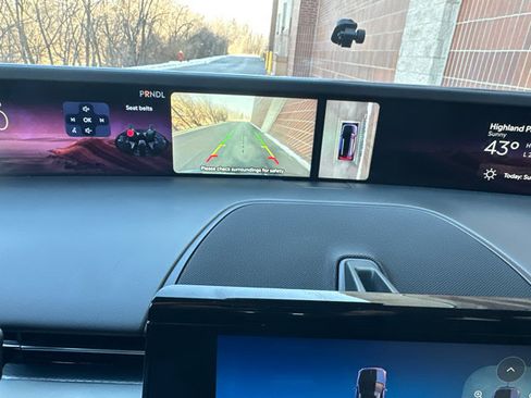 Used 2024 Lincoln Nautilus Premier image 17