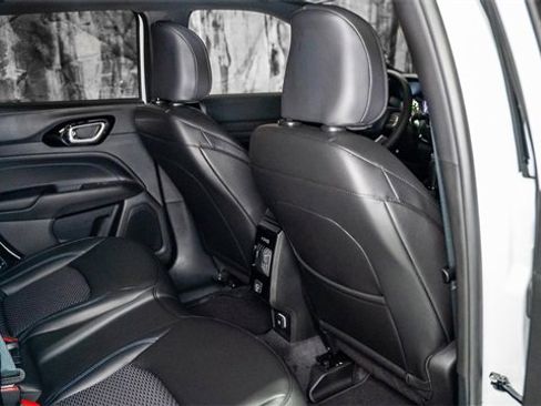 New 2026 Jeep Compass Latitude image 14