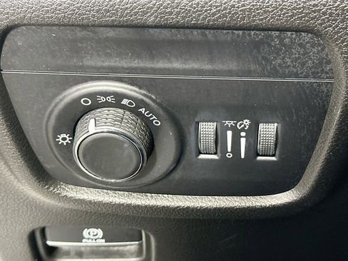 Used 2023 Jeep Grand Cherokee Altitude image 23