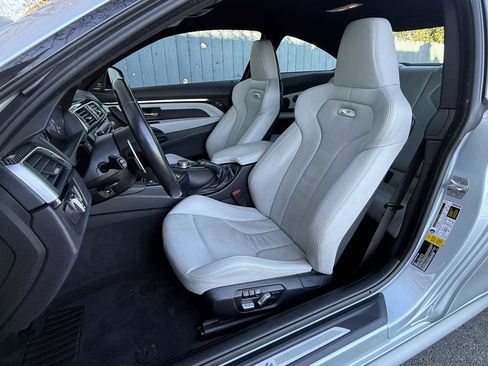 Used 2017 BMW M4 image 4