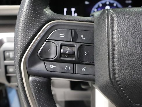 Used 2025 Toyota 4Runner SR5 AWD/4WD image 32