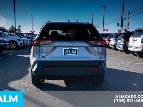 Used 2019 Toyota RAV4 XLE image 6
