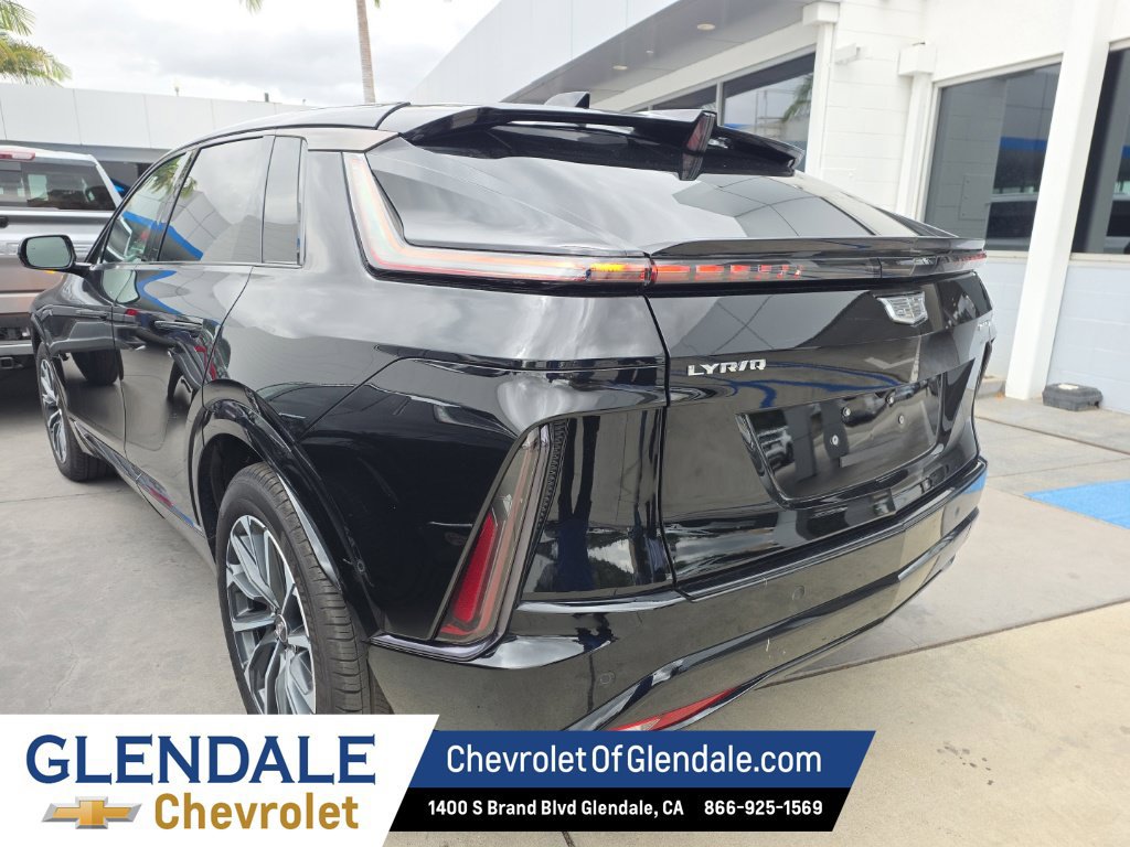 Used 2024 Cadillac Lyriq Sport AWD/4WD image 3