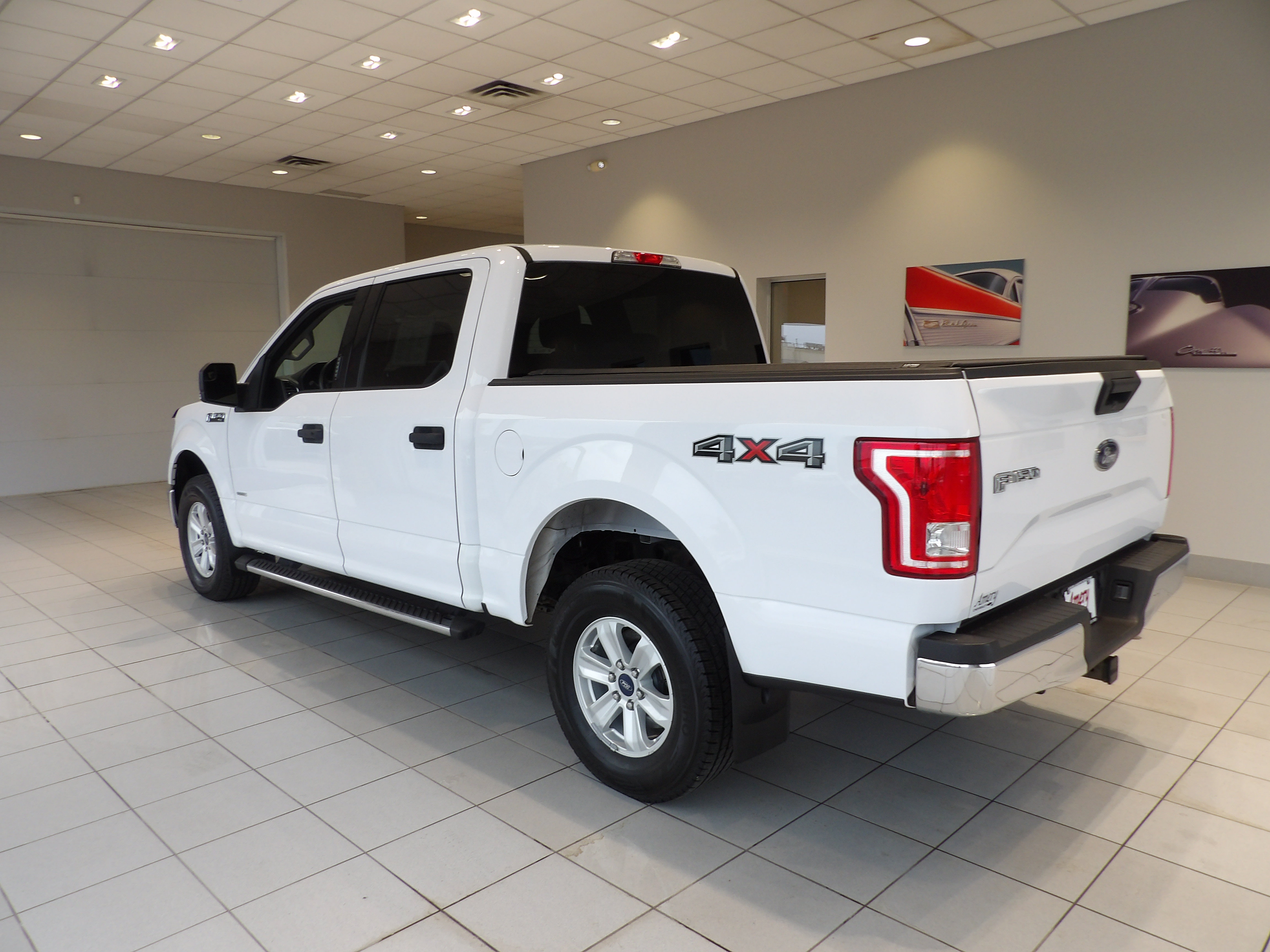 Used 2015 Ford F150 XLT w/ Equipment Group 301A Mid AWD/4WD image 6