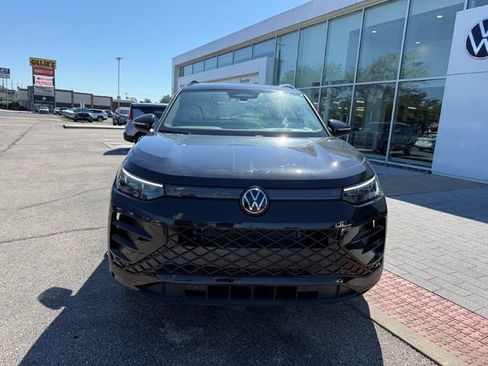 Used 2026 Volkswagen Tiguan SE R-Line AWD/4WD image 2
