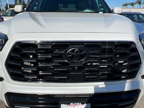 Certified 2024 Toyota Sequoia Platinum AWD/4WD image 12