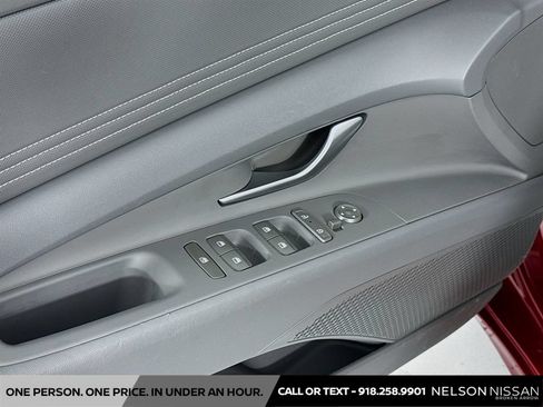 Used 2025 Hyundai Elantra Sport FWD image 17