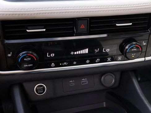 Used 2021 Nissan Rogue SV w/ Premium Package AWD/4WD image 19