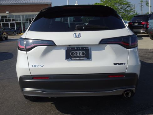 Used 2025 Honda HR-V Sport image 4