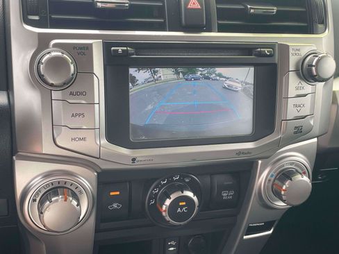 Used 2015 Toyota 4Runner SR5 w/ Four Season Floor Mat Package AWD/4WD image 17