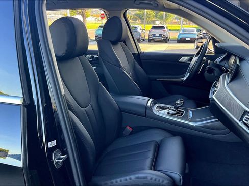 Used 2022 BMW X7 xDrive40i w/ Parking Assistance Package image 8