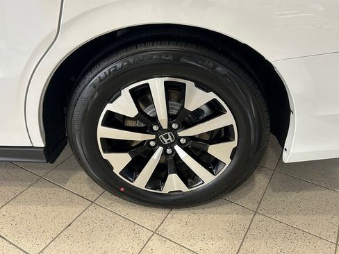 New 2026 Honda Odyssey EX-L image 9