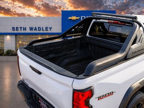 New 2025 Chevrolet Colorado Trail Boss w/ Midnight Edition AWD/4WD image 9