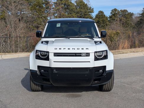 New 2026 Land Rover Defender 110 X-Dynamic SE image 2