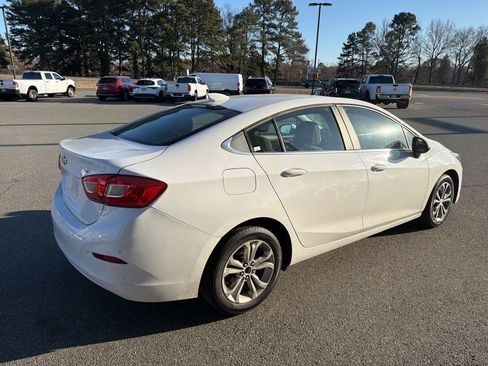 Used 2019 Chevrolet Cruze LT w/ Convenience Package image 8