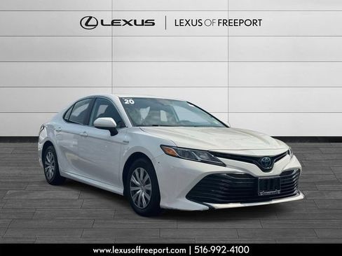 Used 2020 Toyota Camry LE FWD image 1