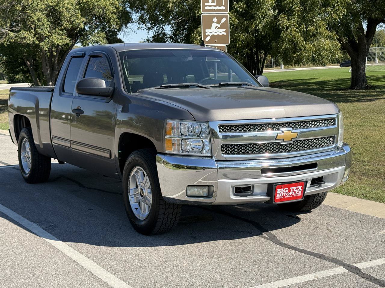 Used 2012 Chevrolet Silverado 1500 LT w/ All-Star Edition AWD/4WD image 2